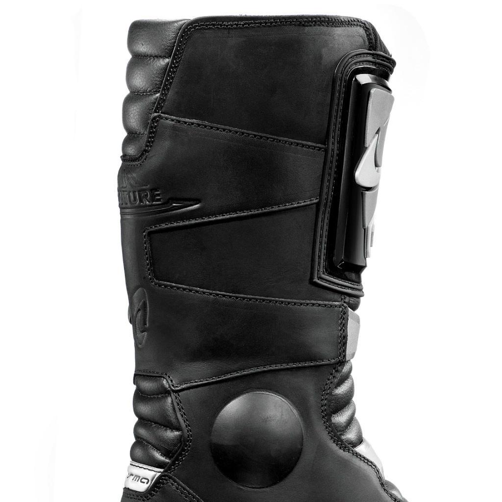 Forma Adventure Boots